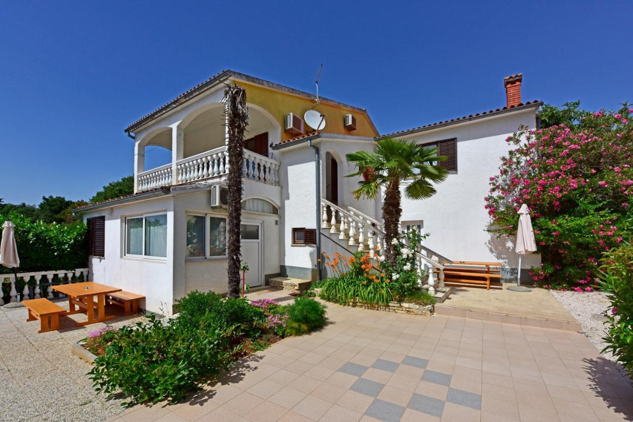 Apartments Ella Porec Bagian luar foto