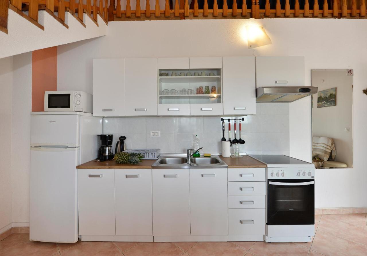 Apartments Ella Porec Bagian luar foto