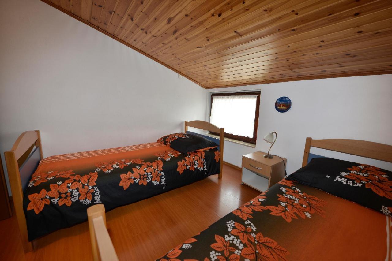 Apartments Ella Porec Bagian luar foto